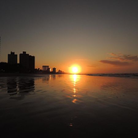 Apartamento Temporada Pe Na Areia Mongaguá Exteriör bild